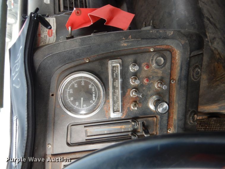 image for item HW9176 1995 Ford L8000  tank truck