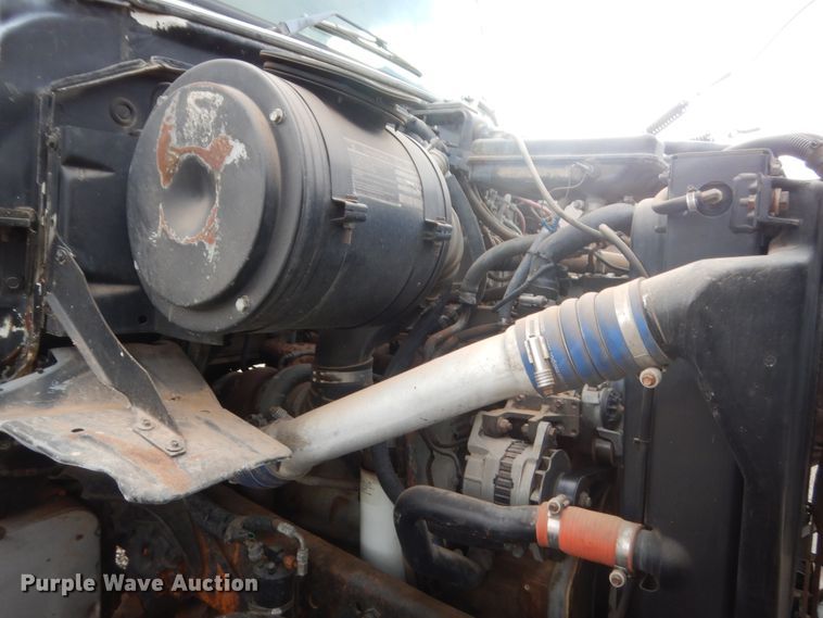 image for item HW9176 1995 Ford L8000  tank truck