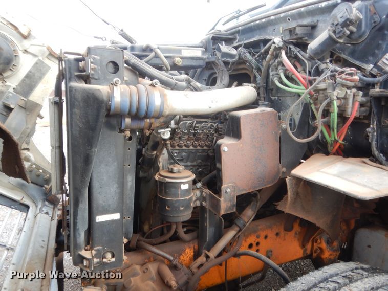 image for item HW9176 1995 Ford L8000  tank truck