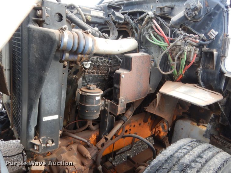 image for item HW9176 1995 Ford L8000  tank truck