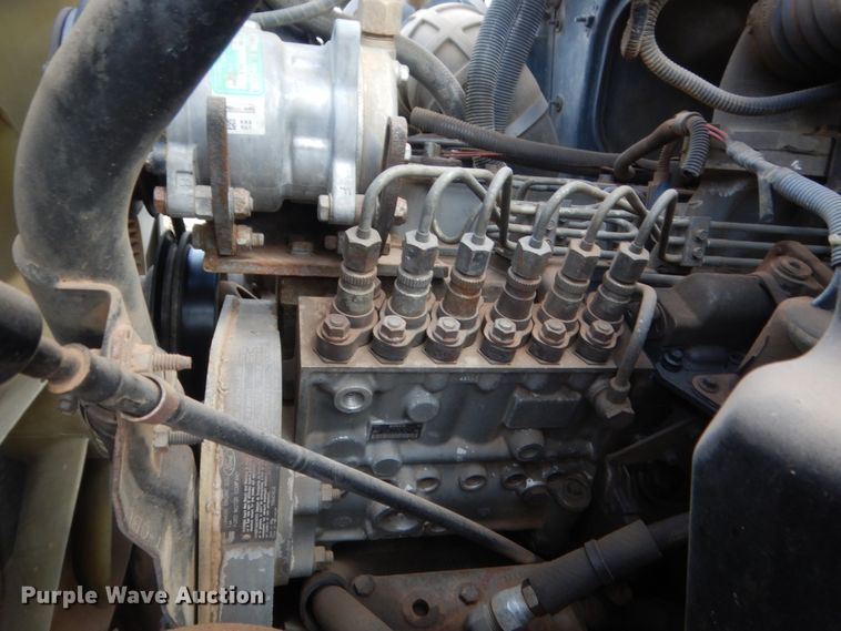 image for item HW9176 1995 Ford L8000  tank truck