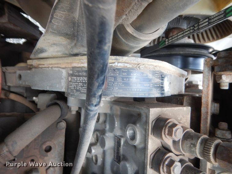 image for item HW9176 1995 Ford L8000  tank truck