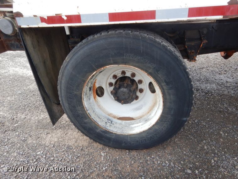 image for item HW9176 1995 Ford L8000  tank truck