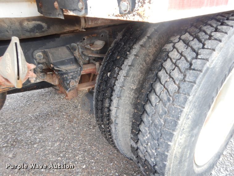 image for item HW9176 1995 Ford L8000  tank truck