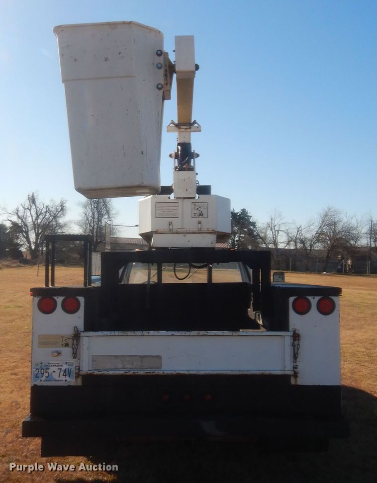 image for item HW9198 1982 Chevrolet C30  bucket truck