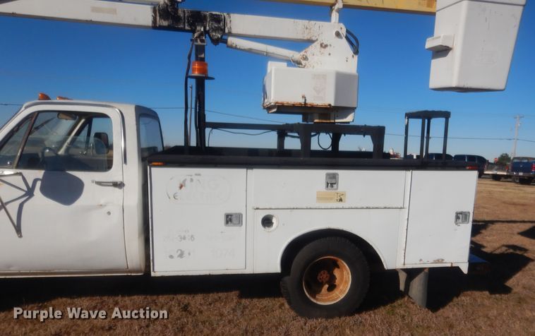 image for item HW9198 1982 Chevrolet C30  bucket truck