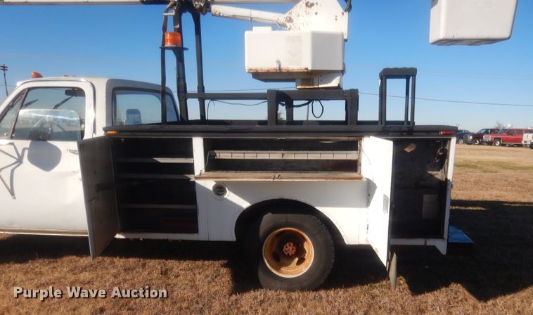 image for item HW9198 1982 Chevrolet C30  bucket truck