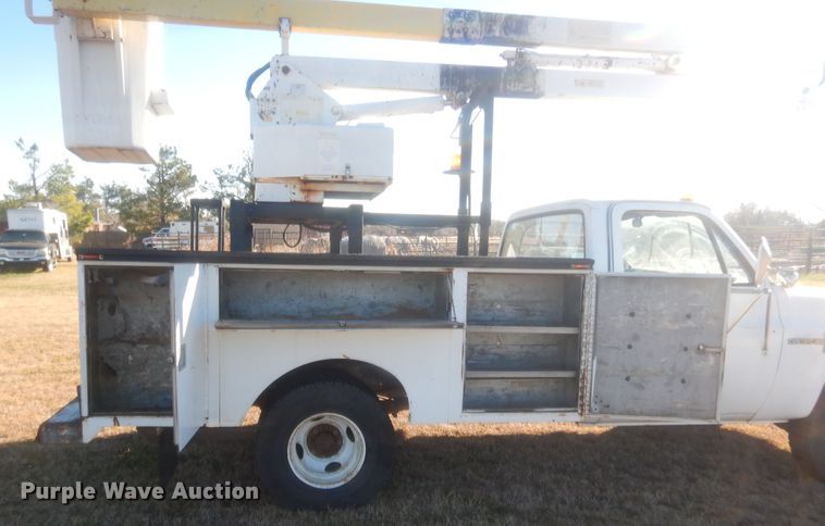 image for item HW9198 1982 Chevrolet C30  bucket truck