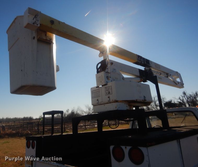 image for item HW9198 1982 Chevrolet C30  bucket truck