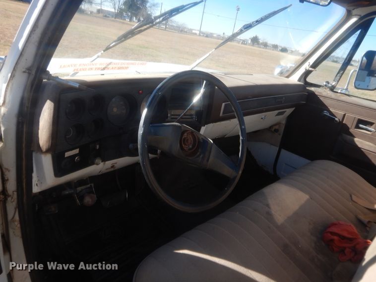 image for item HW9198 1982 Chevrolet C30  bucket truck