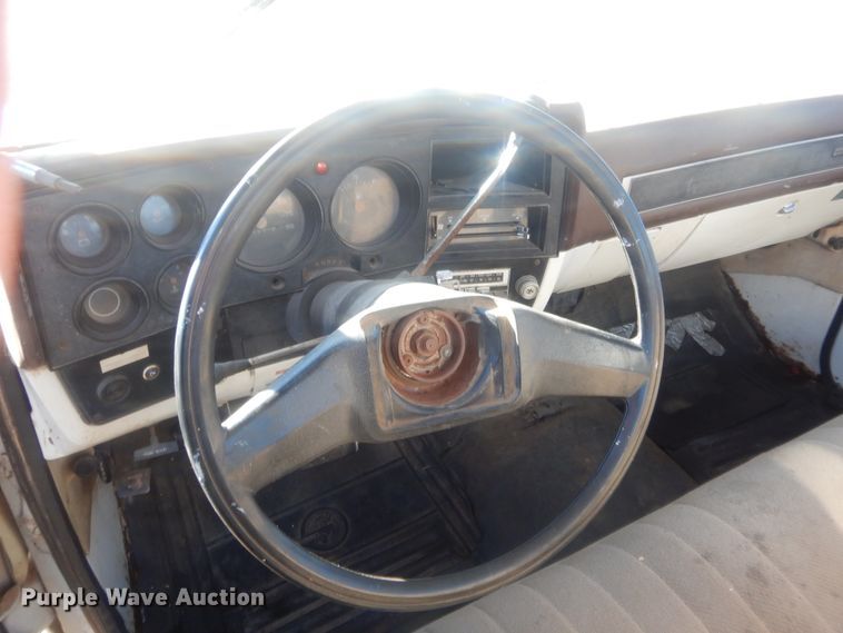 image for item HW9198 1982 Chevrolet C30  bucket truck