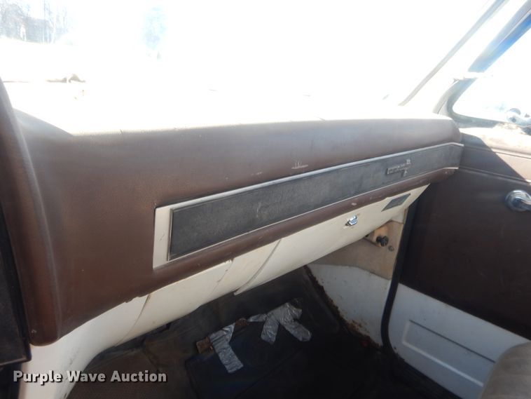 image for item HW9198 1982 Chevrolet C30  bucket truck