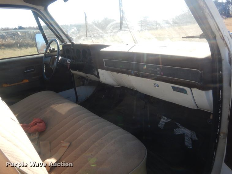 image for item HW9198 1982 Chevrolet C30  bucket truck