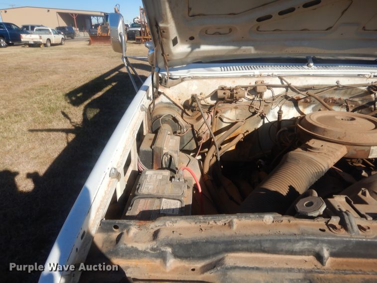 image for item HW9198 1982 Chevrolet C30  bucket truck