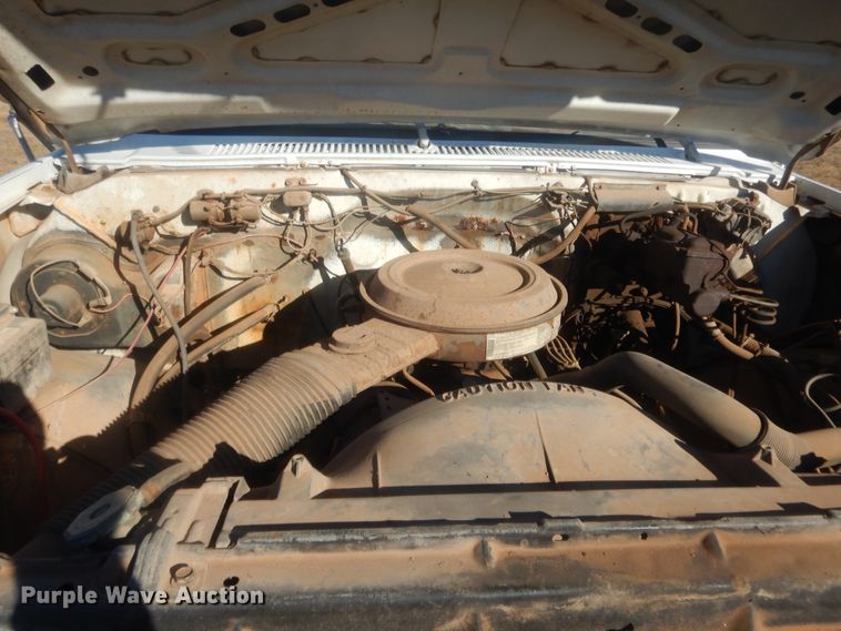 image for item HW9198 1982 Chevrolet C30  bucket truck