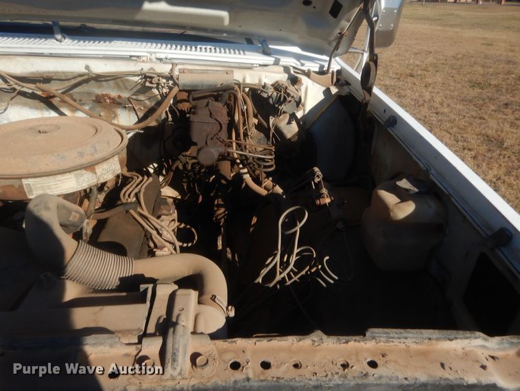 image for item HW9198 1982 Chevrolet C30  bucket truck