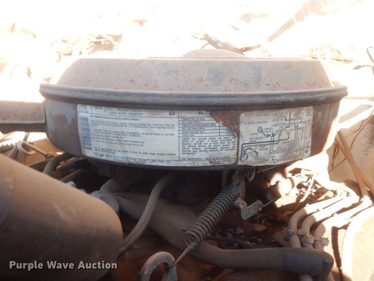 image for item HW9198 1982 Chevrolet C30  bucket truck