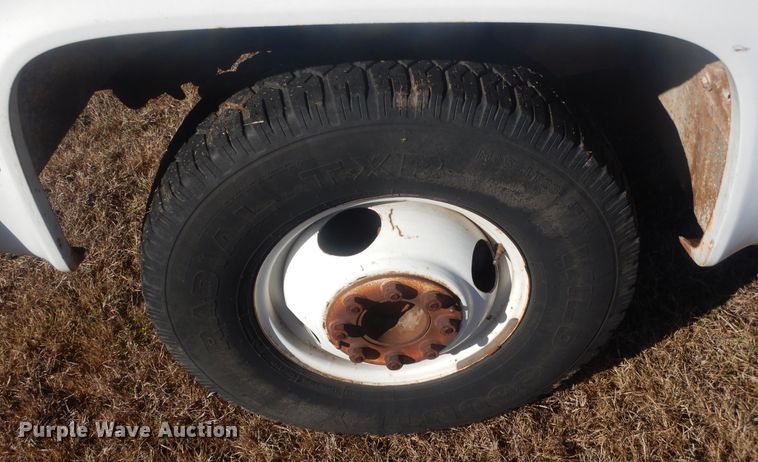 image for item HW9198 1982 Chevrolet C30  bucket truck