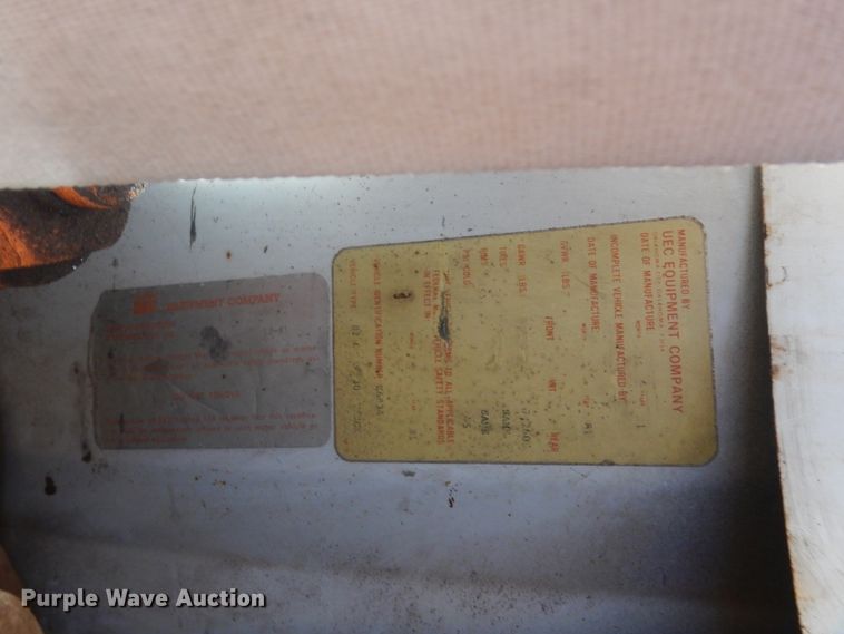 image for item HW9198 1982 Chevrolet C30  bucket truck