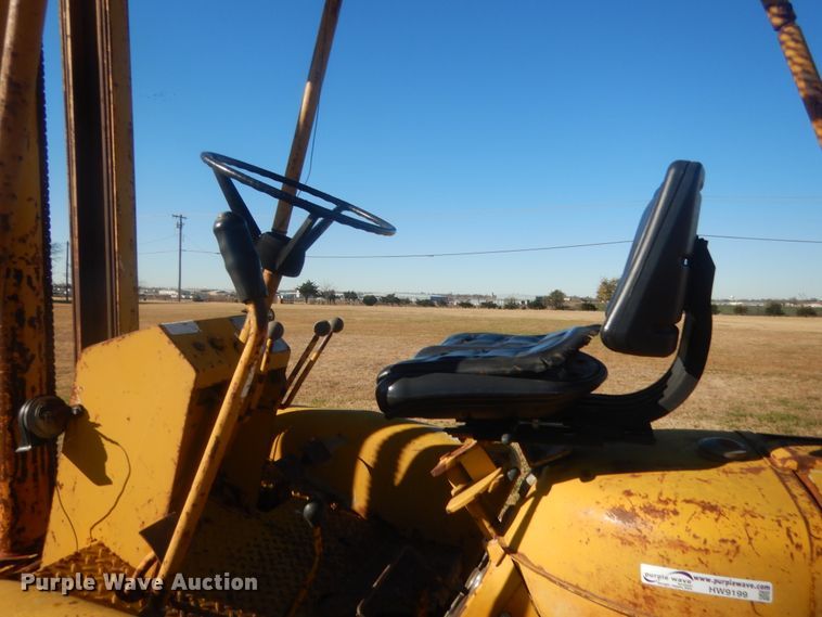 image for item HW9199 Allis Chalmers  forklift