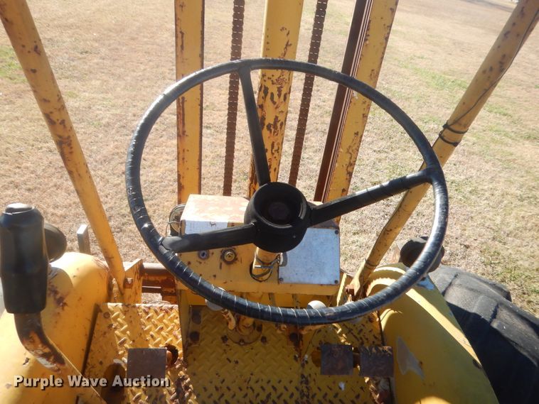 image for item HW9199 Allis Chalmers  forklift