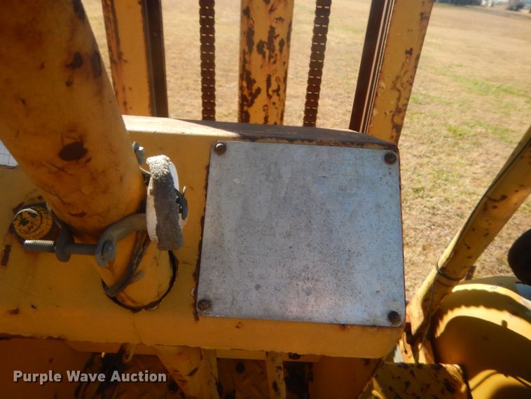 image for item HW9199 Allis Chalmers  forklift