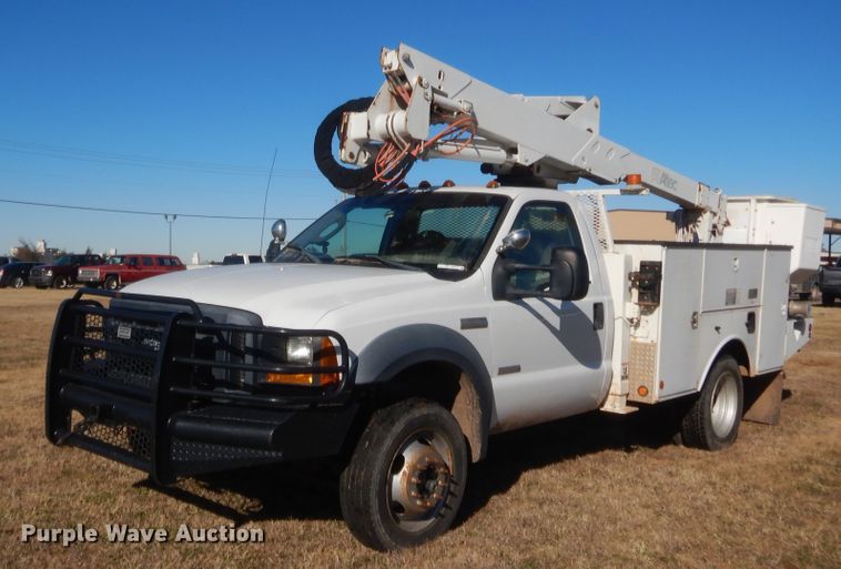 image for item HW9202 2006 Ford F550 Super Duty  bucket truck
