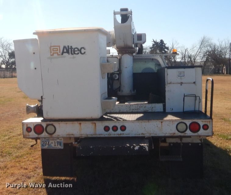 image for item HW9202 2006 Ford F550 Super Duty  bucket truck