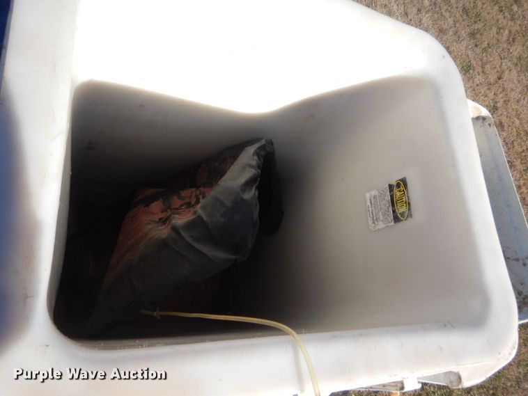 image for item HW9202 2006 Ford F550 Super Duty  bucket truck