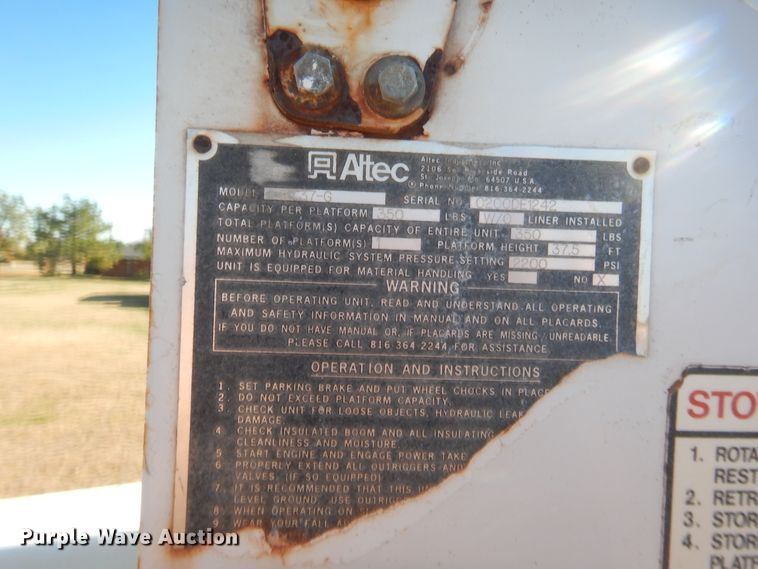 image for item HW9202 2006 Ford F550 Super Duty  bucket truck