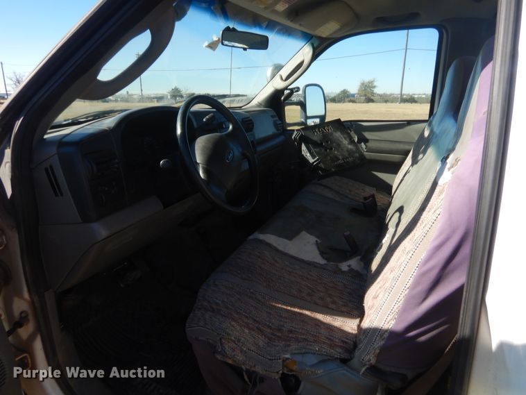 image for item HW9202 2006 Ford F550 Super Duty  bucket truck