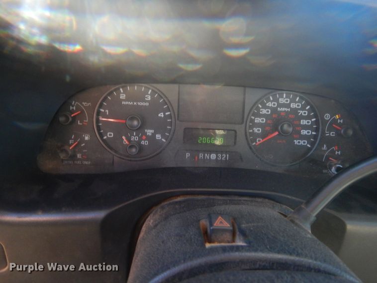 image for item HW9202 2006 Ford F550 Super Duty  bucket truck