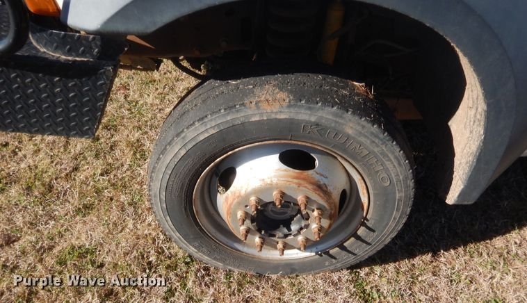 image for item HW9202 2006 Ford F550 Super Duty  bucket truck