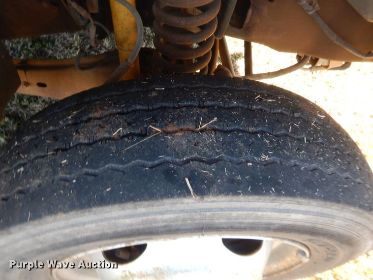 image for item HW9202 2006 Ford F550 Super Duty  bucket truck