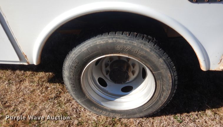 image for item HW9202 2006 Ford F550 Super Duty  bucket truck