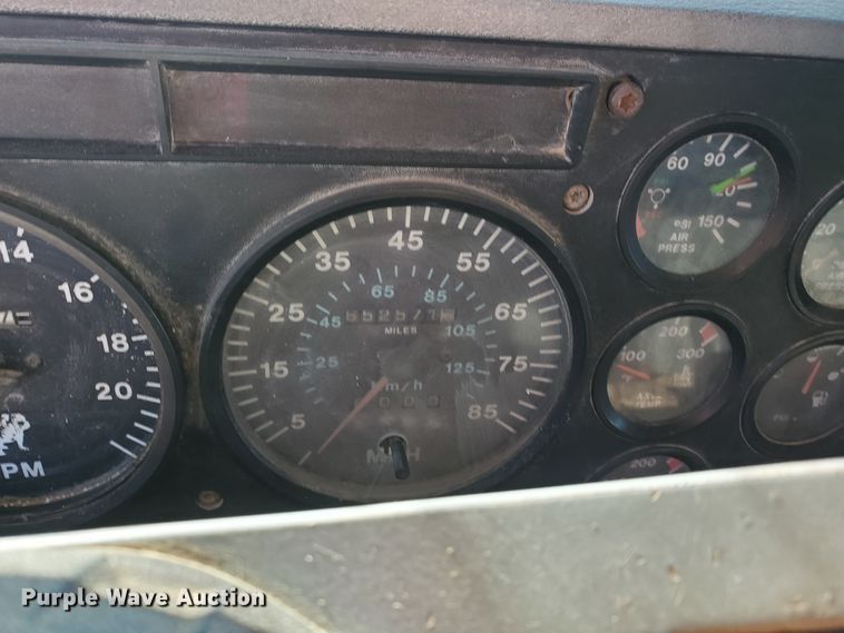 image for item HW9500 1999 Mack CH613  vacuum truck