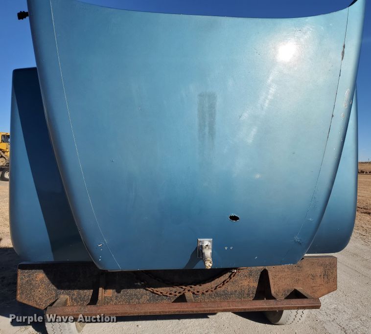 image for item HW9500 1999 Mack CH613  vacuum truck