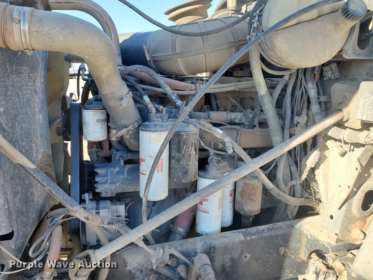 image for item HW9500 1999 Mack CH613  vacuum truck