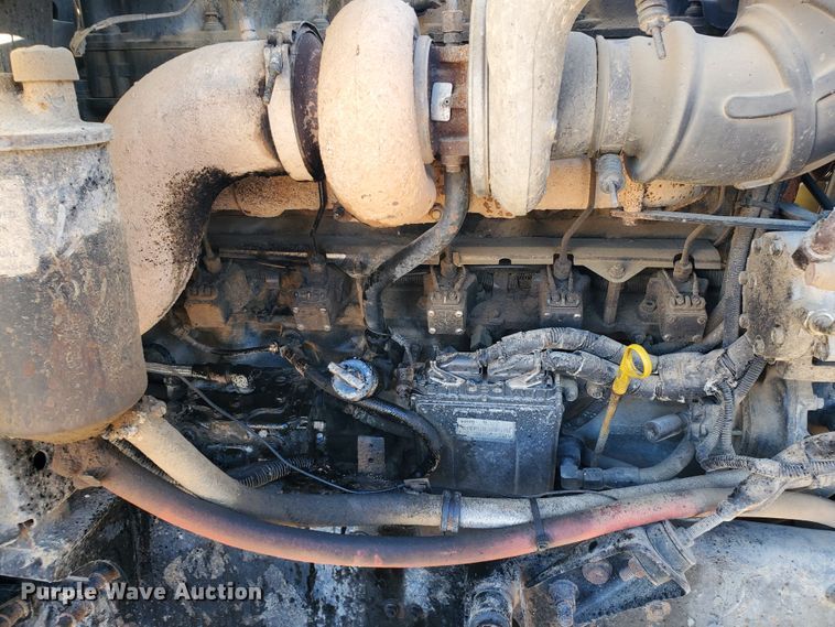 image for item HW9500 1999 Mack CH613  vacuum truck