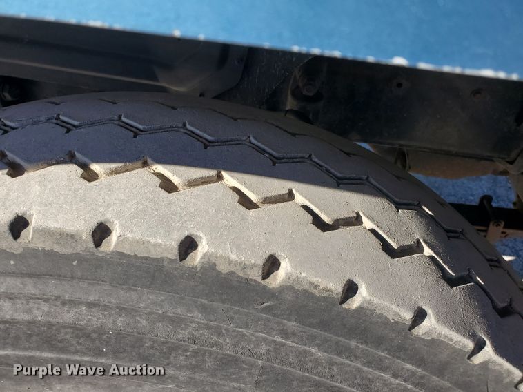 image for item HW9500 1999 Mack CH613  vacuum truck