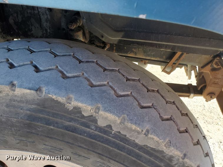 image for item HW9500 1999 Mack CH613  vacuum truck