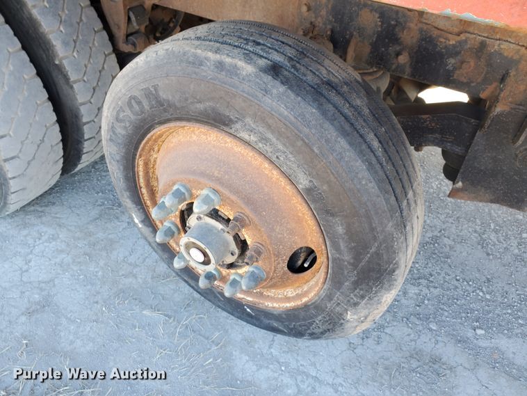 image for item HW9500 1999 Mack CH613  vacuum truck