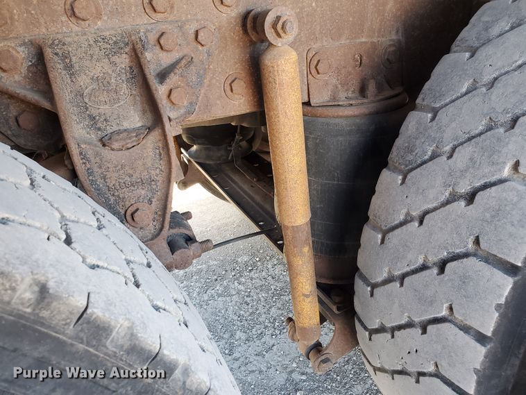 image for item HW9500 1999 Mack CH613  vacuum truck