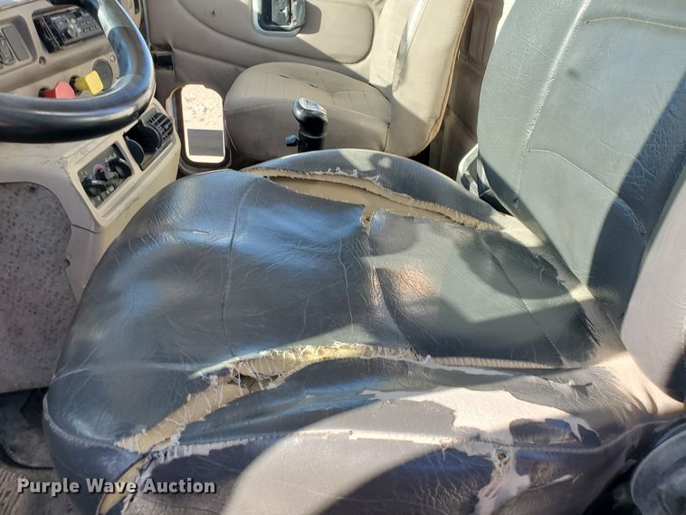 image for item HW9502 1998 Mack CH613  vacuum truck