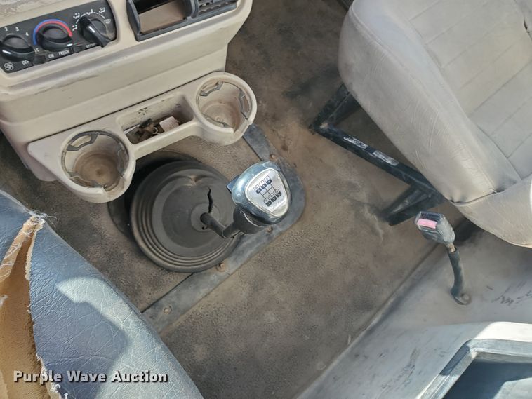 image for item HW9502 1998 Mack CH613  vacuum truck