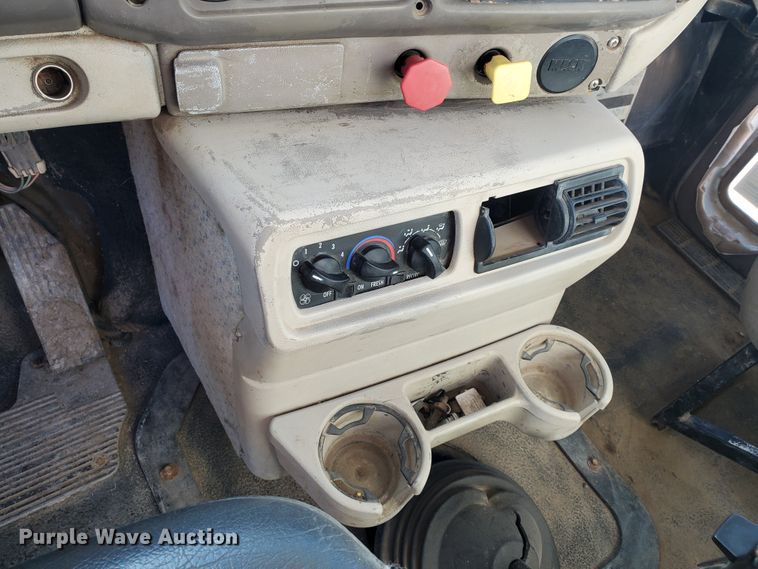 image for item HW9502 1998 Mack CH613  vacuum truck