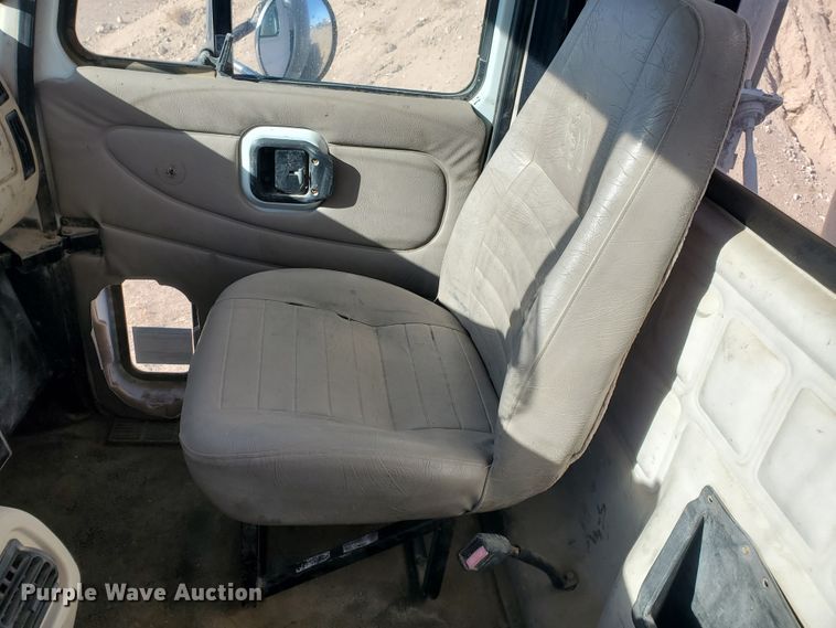 image for item HW9502 1998 Mack CH613  vacuum truck