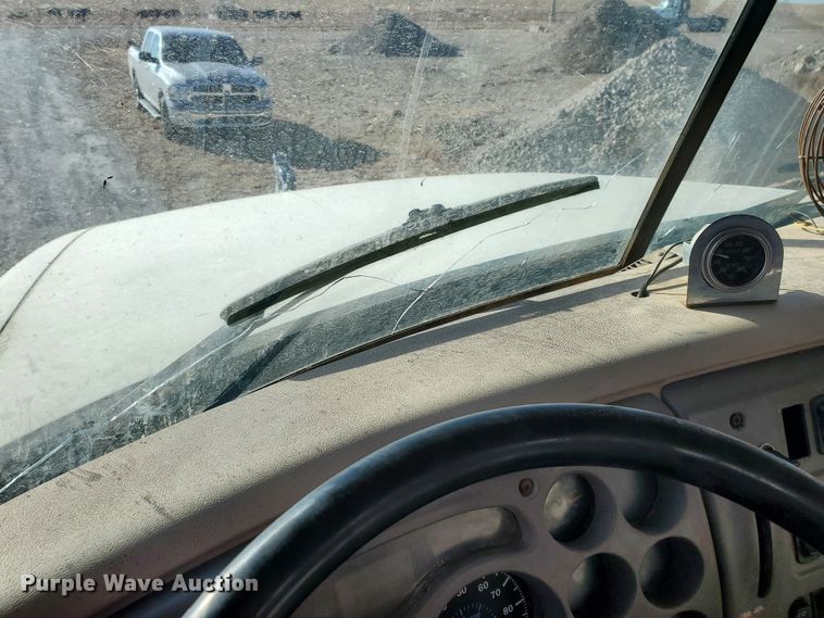 image for item HW9502 1998 Mack CH613  vacuum truck