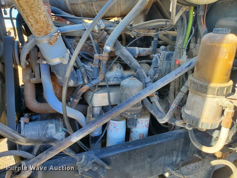 image for item HW9502 1998 Mack CH613  vacuum truck