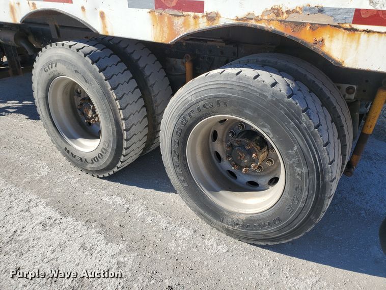 image for item HW9502 1998 Mack CH613  vacuum truck